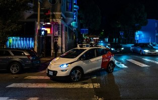 General Motors - robot taxi