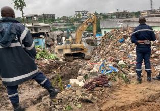Collapse of a building in Douala