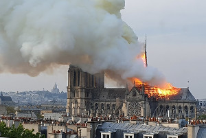 fire Notre Dame de Paris
