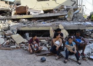 earthquake hits Ecuador and Peru
