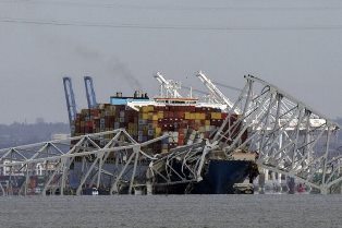 bridge collapses after being struck by a container ship
